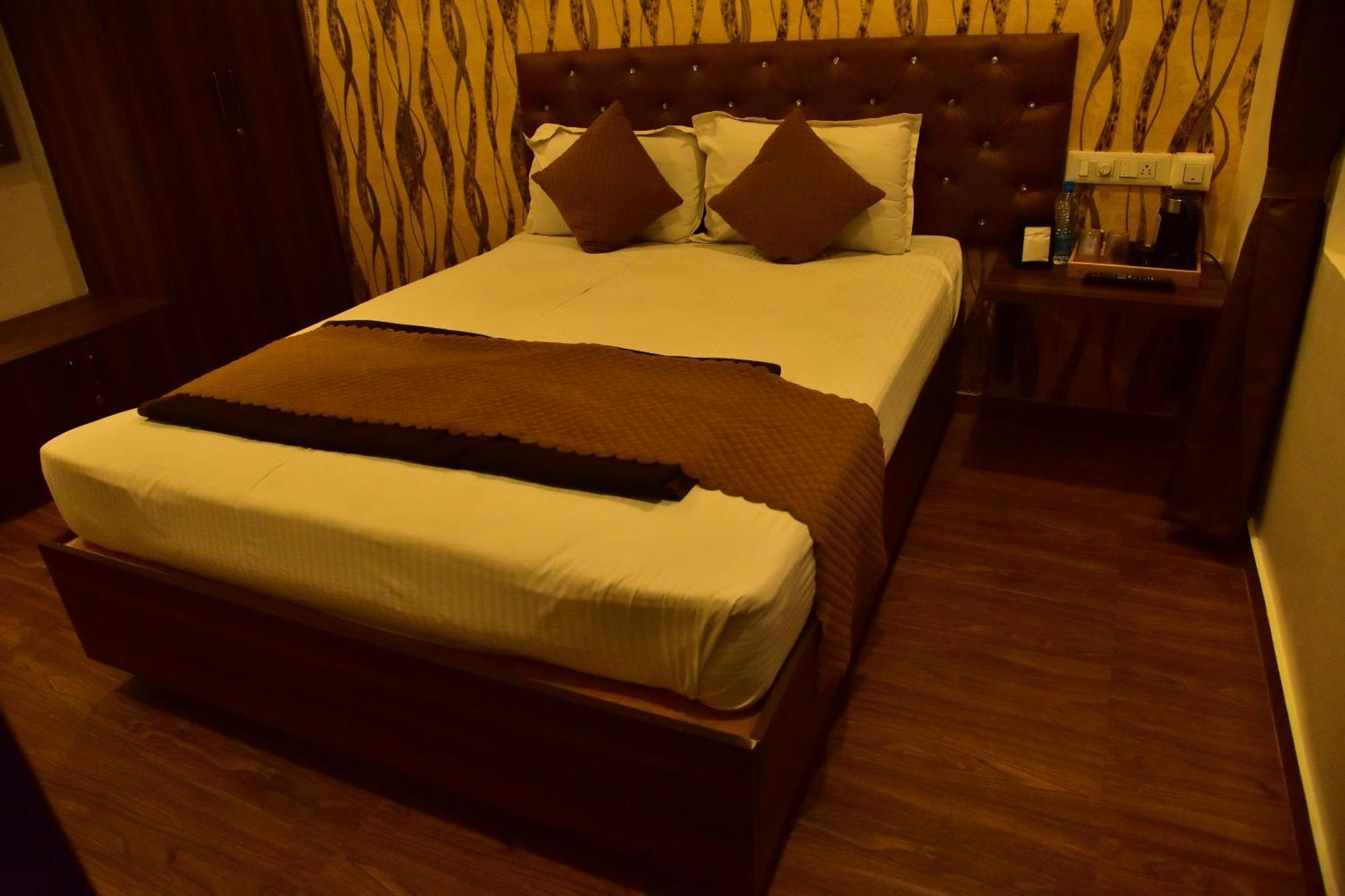 Meadows Inn Майсур Экстерьер фото