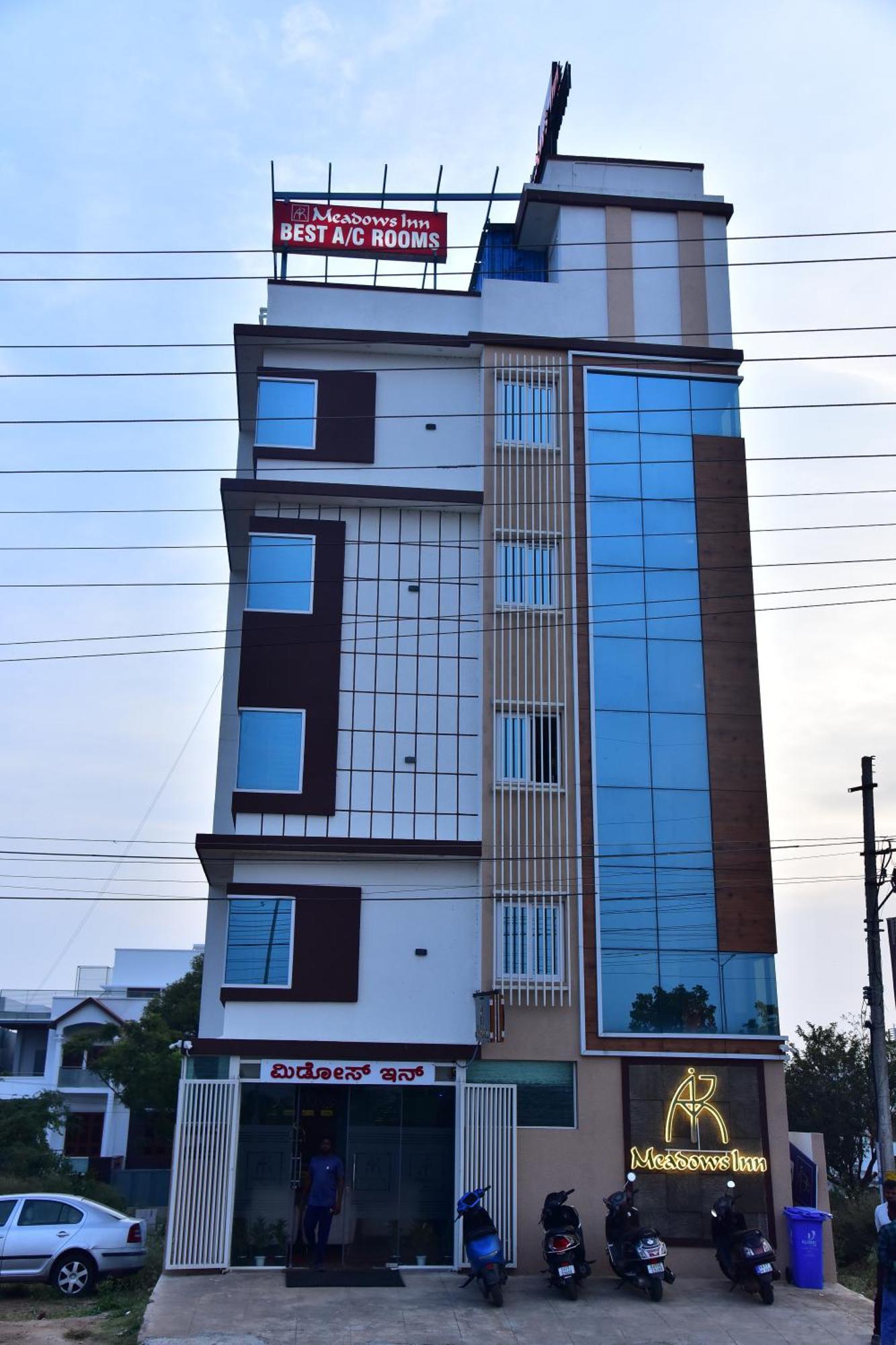 Meadows Inn Майсур Экстерьер фото